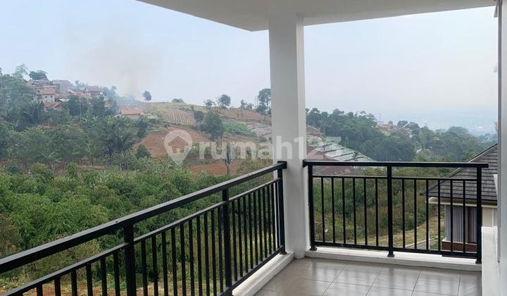 Rumah 3 Lantai Dago Resort Bandung