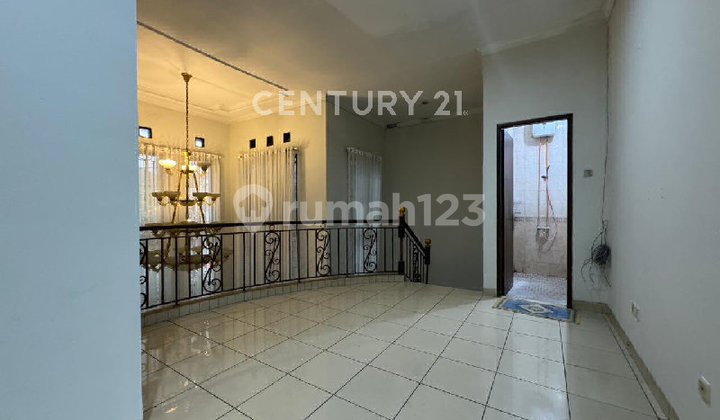 For Sale Best Favorite House With Swimming Pool In Batununggal 2