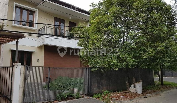 A Refreshing 2-Story House in Batununggal Residential Complex