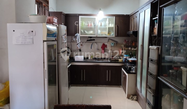 Well-Maintained Serene House in Batununggal Complex