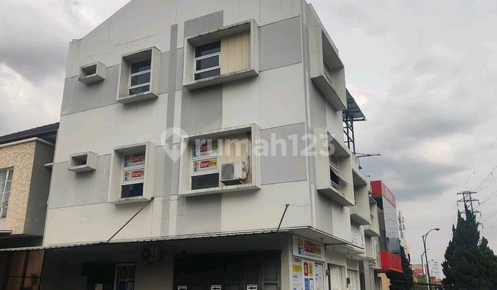 Rumah di Singgasana Jl Prahasta