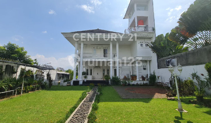 Rumah Super Mewah Sultan di Setraduta Dago Bandung