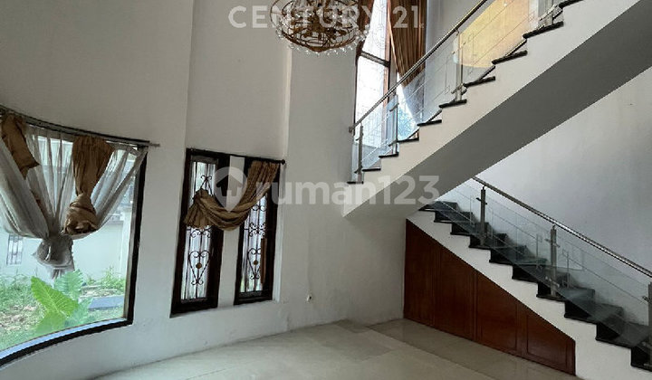 Rumah Elit Mewah Hoek 2 Lantai di Batununggal Bandung