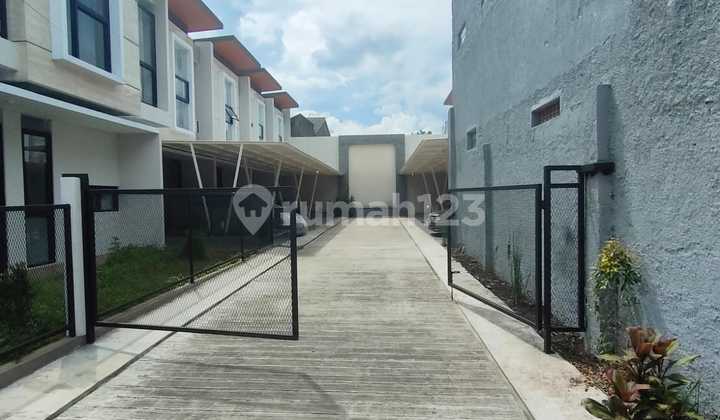 Rumah Baru 2 Lantai di Sayap Jalan Peta Bandung