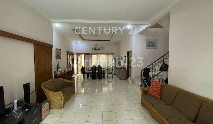 Rumah Terawat 2 Lantai Cluster Batununggal