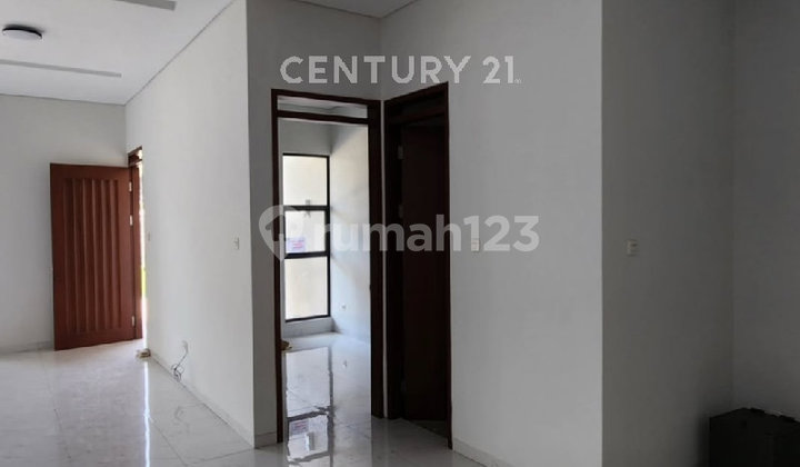 Rumah Baru Minimalis Siap Pakai di Batununggal Indah Bandung Rumah Baru Minimalis Siap Pakai di Batununggal Indah Bandung