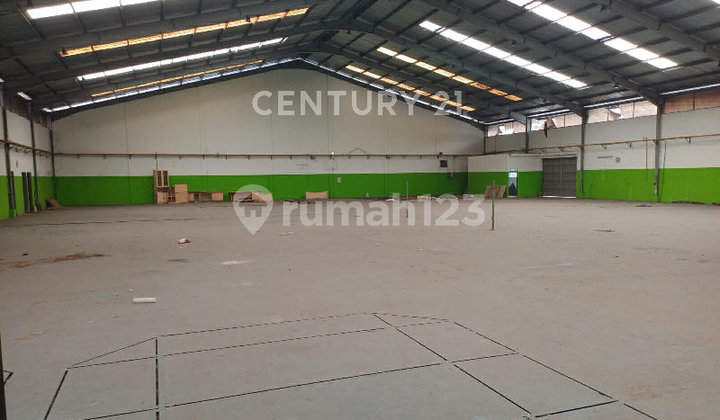 Gudang Ex Showroom Sangat Luas di Sayap Soekarno-Hatta Bandung Gudang Ex Showroom Sangat Luas di Sayap Soekarno-Hatta Bandung