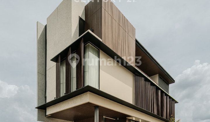 Rumah Mewah Siap Huni Setra Duta Bandung 3 Lantai Full Furnished Rumah Mewah Siap Huni Setra Duta Bandung 3 Lantai Full Furnished