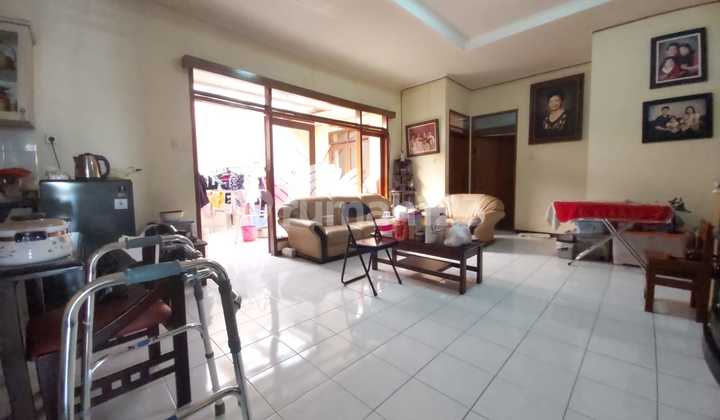 Well-Maintained & Comfortable House in Batununggal Complex Bandung