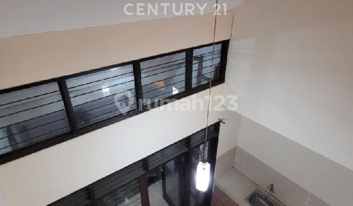 Rumah 2 Lantai Hadap Timur Siap Huni di Batununggal Bandung 2