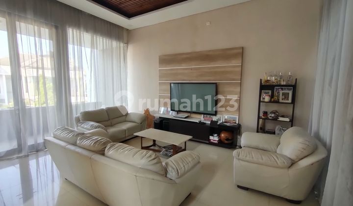 Rumah Mewah Terbaik di Singgasana Mekar Wangi Bandung Dekat Tol Rumah Mewah Terbaik di Singgasana Mekar Wangi Bandung Dekat Tol