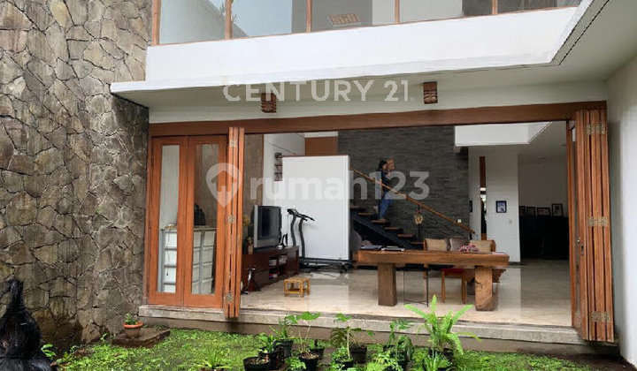 Rumah Mewah Hoek Timur Utara 2 Lantai Batununggal Indah Bandung