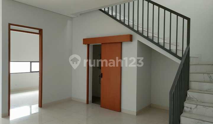Rumah Baru Siap Huni 2 Lantai di Batununggal Bandung Kota