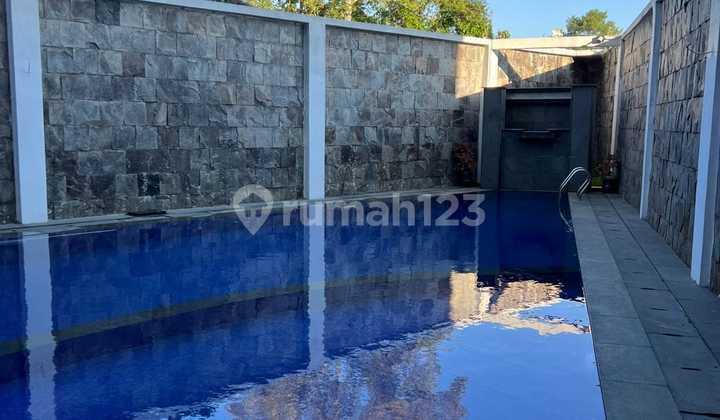 Luxury Ready-to-Occupy House with Swimming Pool in South Dago Hill, Bandung