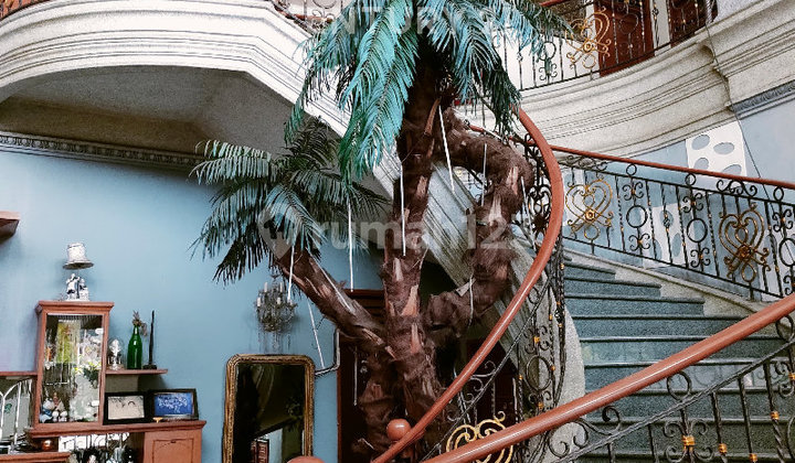 Rumah Mewah Besar Luas 2 Lantai di Batununggal Indah Bandung 2