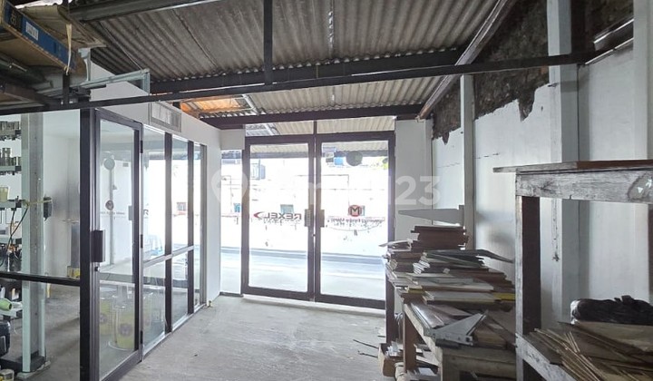 Three-Story Commercial Building Ready for Business at Setrasari Mall Bandung, Near Toll Road Three-Story Commercial Building Ready for Business at Setrasari Mall Bandung, Near Toll Road