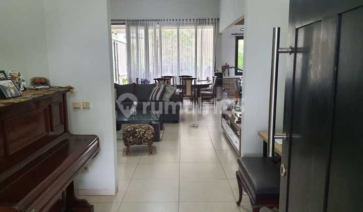 Rumah 2 Lantai Model Eropa di Kota Baru Parahyangan 2