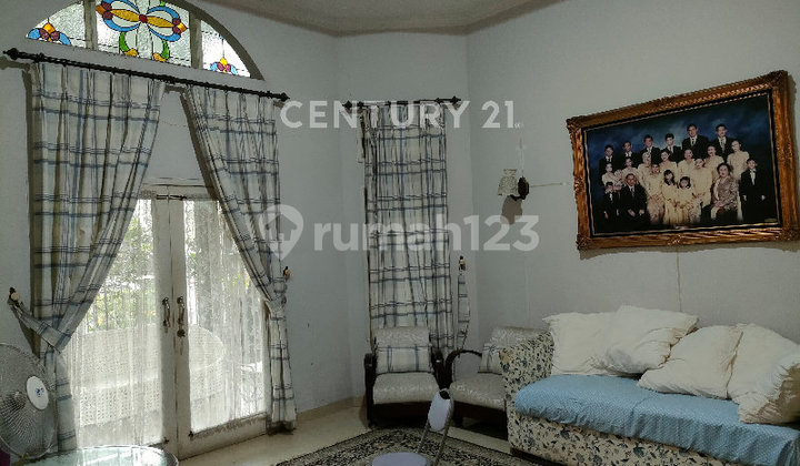 Rumah Terawat dan Luas Hoek 1 Lantai di Batununggal Bandung