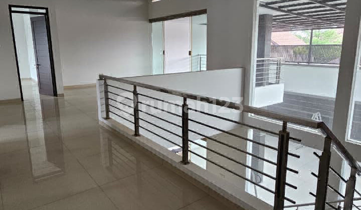 Rumah Baru Terbaik 2 Lantai di Mainroad Batununggal Bandung