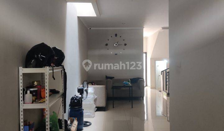 Rumah 2 Lantai Bagus Unfurnished SHM di Mekar Wangi, Bandung 2