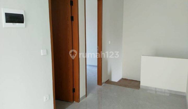 Rumah 2 Lantai Bagus Unfurnished di Batununggal, Bandung 2