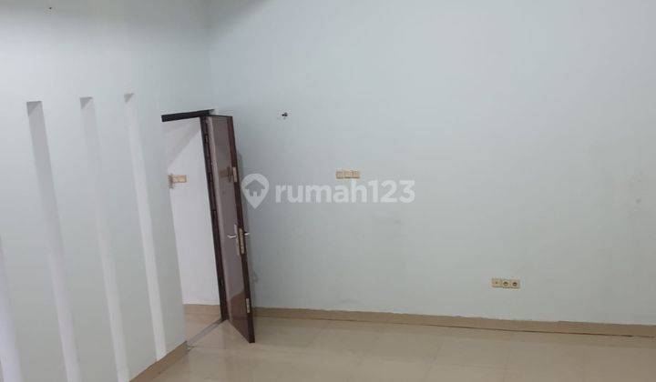 Rumah 2 Lantai Bagus Unfurnished SHM di Jl. Galu Pakuan Timur, Singgasana, Bandung 2