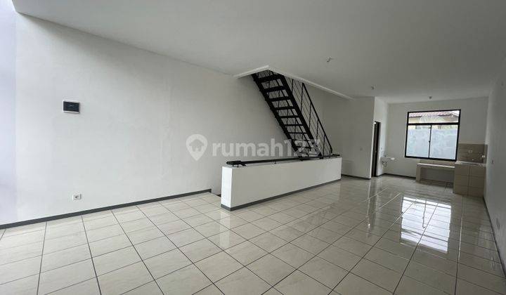 Ruko 3 Lantai di Sebrang Mansion Pine, Kota Baru Parahyangan 5