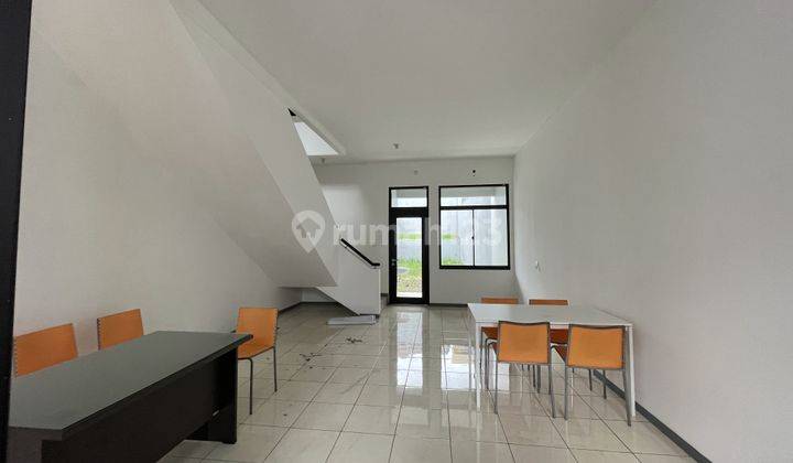 Ruko 3 Lantai di Sebrang Mansion Pine, Kota Baru Parahyangan 9