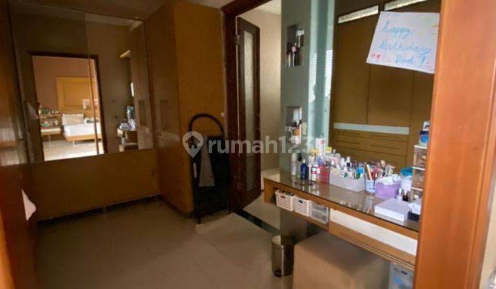 Rumah 3 Lt Istana Regency Bagus Semi Furnished, Dekat Fasum  2