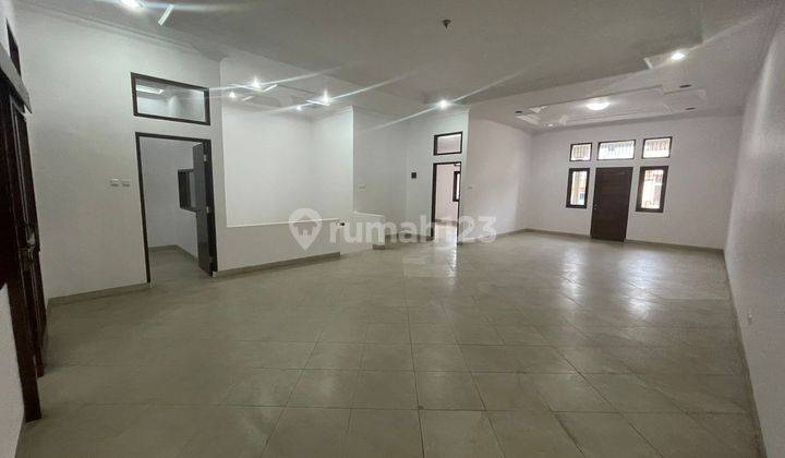 Ruko 2lt Taman Holis Indah, Baru Bagus Lokasi Strategis. Nego 4