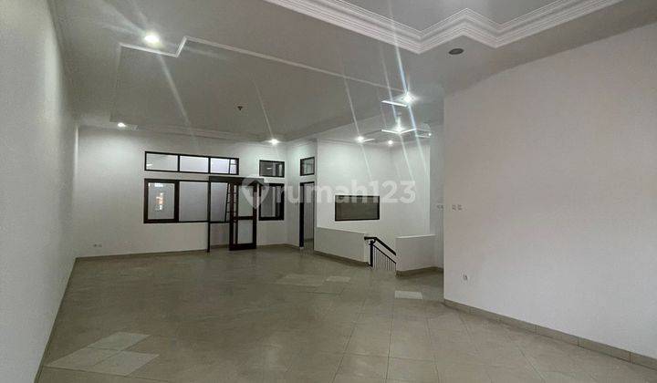 Ruko 2lt Taman Holis Indah, Baru Bagus Lokasi Strategis. Nego 5