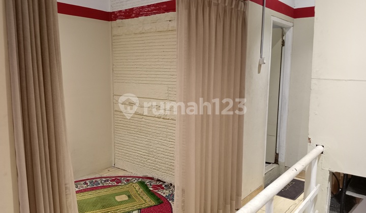 Strategic 2.5-Story Shophouse in Maskumambang Lodaya, Bandung 2