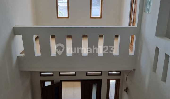 House, 2.5 Floors, in Rancamanyar Bandung 2