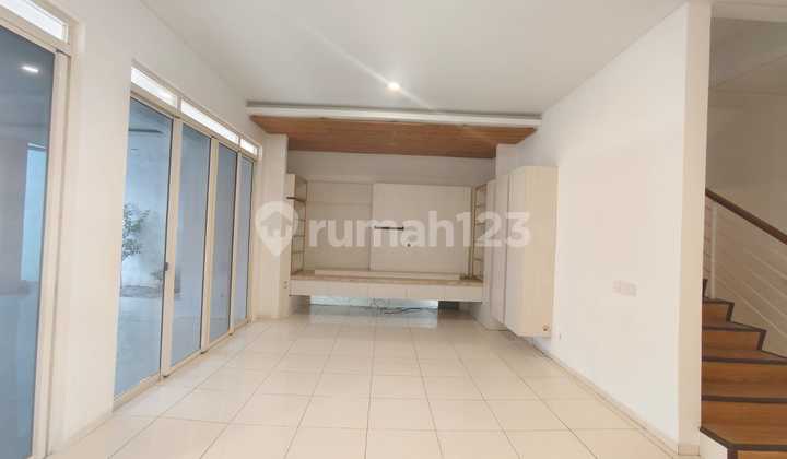 Rumah Bagus Semi Furnished Kota Baru Parahyangan Tatar Larangtapa