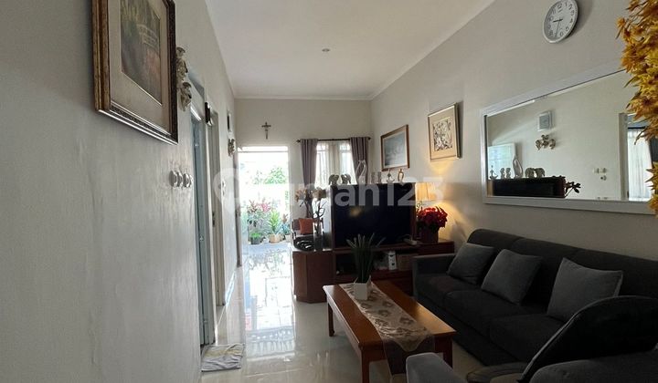 Rumah Bagus di Taman Kopo Indah 3 2