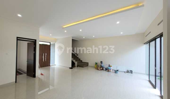 Minimalis Brand New Home At Singgasana 2