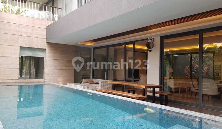 Rumah Mewah Mekarwangi Dengan Kolam Renang Rumah Mewah Mekarwangi Dengan Kolam Renang