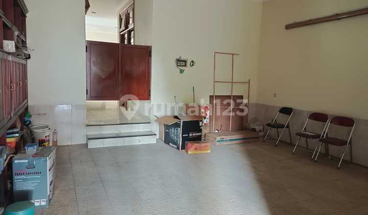 Rumah 2 Lantai Bagus Semi Furnished di Mekar Wangi Hook 2