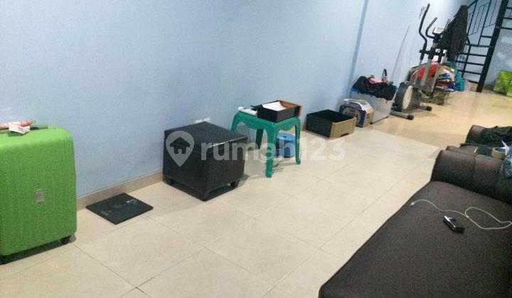 Sale Price Reduced for 2.5-Story Rajawali Shop House Sale Price Reduced for 2.5-Story Rajawali Shop House