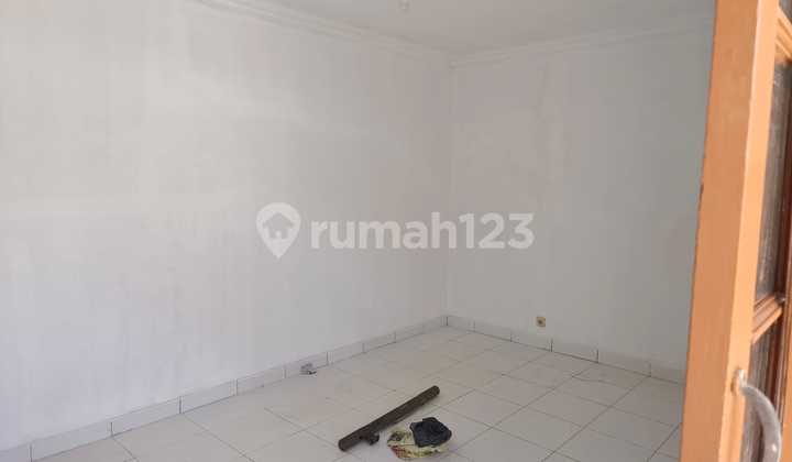 Beautiful House Taman Holis Indah 1 2