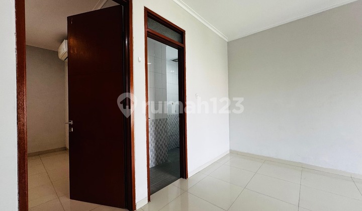 Rumah Bagus Cherry Field Cluster Callista – Sangat Terawat 2