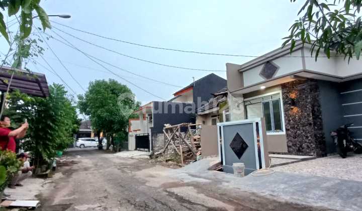 RUMAH  DALAM CLUSTER FULL RENOVASI TINGGAL BAWA KOPER.  2