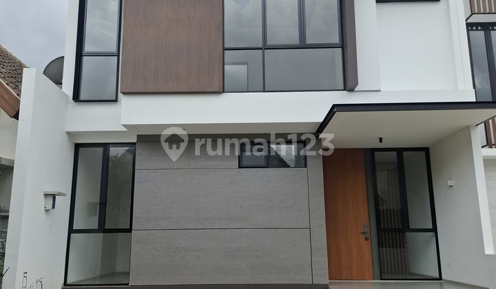 Dijual Rumah Modetrn Minimalis, Lt.128m2, Lb.240m2 di Sutera Flamboyan, Alam Sutera, Tangerang, Banten Dijual Rumah Modetrn Minimalis, Lt.128m2, Lb.240m2 di Sutera Flamboyan, Alam Sutera, Tangerang, Banten