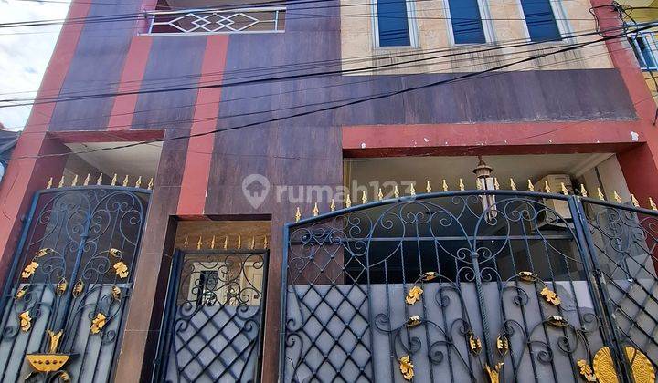 For Sale 3-Story House In Perumnas 1, Cibodasari, Tangerang