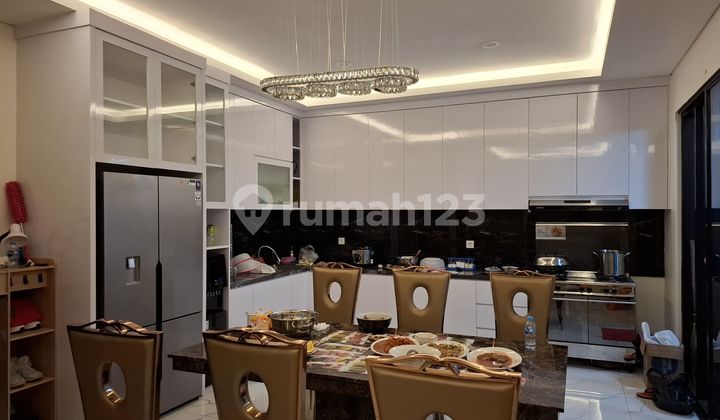 Dijual Rumah di Sutera Feronia LT 120, LB 200 M2, Perumahan Alam Sutera, di Tangerang Selatan, Banten