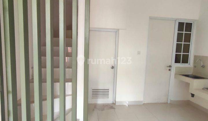 Rumah 2 lantai di Cluster Amarrilo Gading Serpong 2