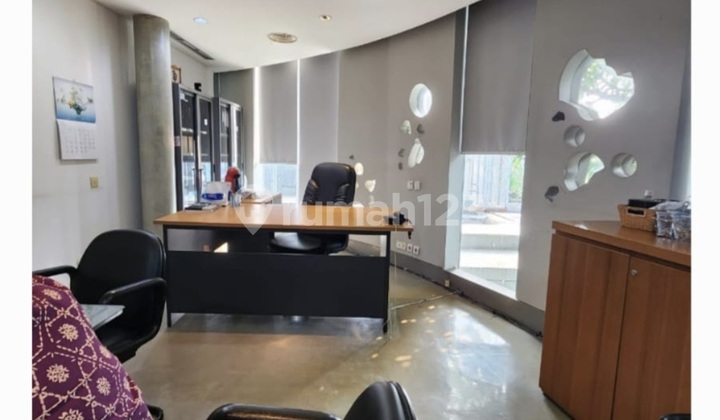 For Sale Ex-Office, Area 1,696m2, Building 1,044m2 on Kemang Street, South Jakarta