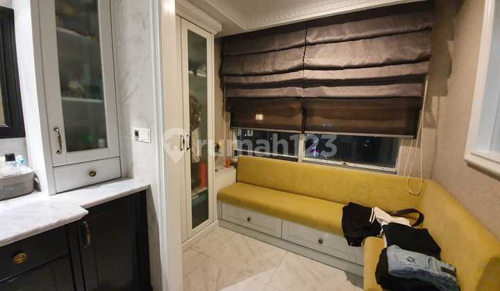 Jual Kondominium Taman Anggrek .tower 2. Lantai 40. 2