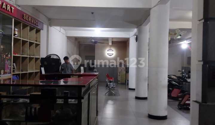 For Rent: 4-Story Shophouse, Land Area 281m², Building Area 360m² in Larangan, Tangerang For Rent: 4-Story Shophouse, Land Area 281m², Building Area 360m² in Larangan, Tangerang