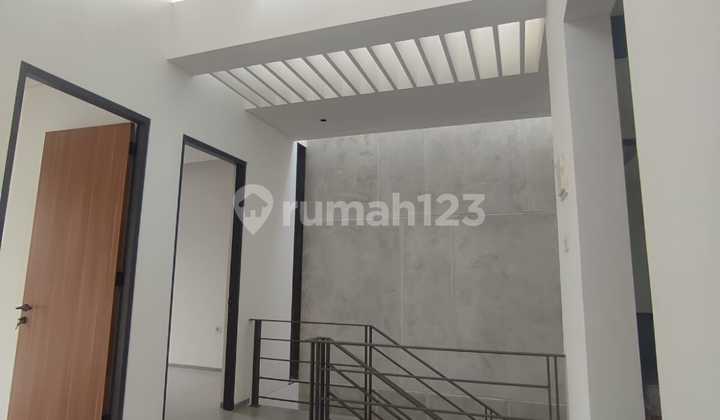 Dijual Rumah Modetrn Minimalis, Lt.128m2, Lb.240m2 di Sutera Flamboyan, Alam Sutera, Tangerang, Banten 2